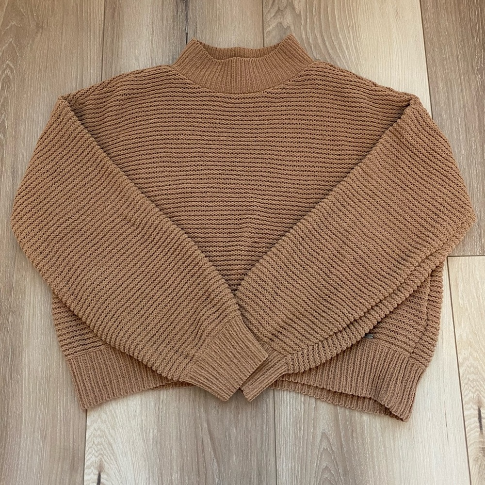 Like New Cozy Hollister Sweater Perfect for Fall 🍂